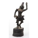 TempelfigurThailand, 19. Jahrhundert. Bronze. H. 27,5 cm. Tanzende weibliche Figur.- - -22.00 %