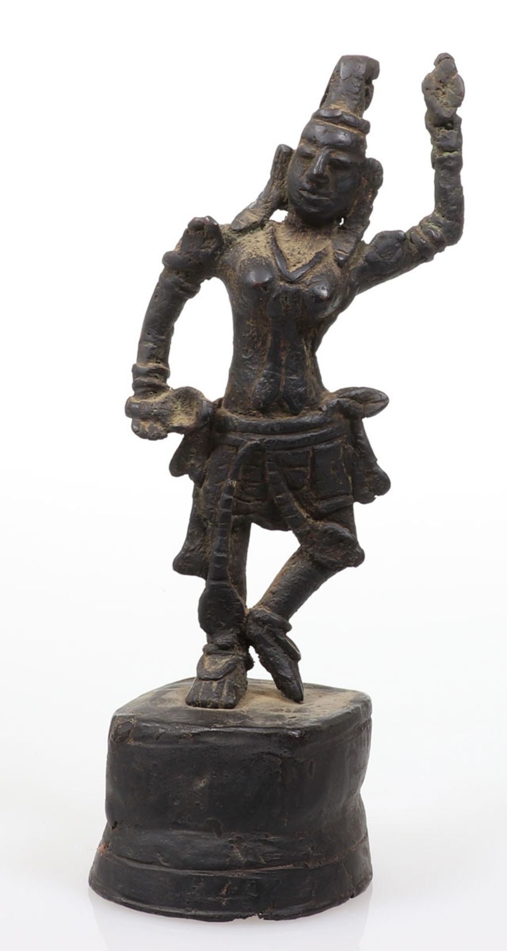 TempelfigurThailand, 19. Jahrhundert. Bronze. H. 27,5 cm. Tanzende weibliche Figur.- - -22.00 %