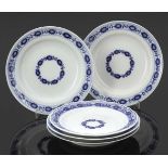 5 TellerKönigliche Porzellan Manufaktur, Meissen um 1850. - Blaue Blätterkante mit Medaillon -