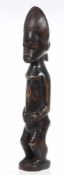 Anyi AhnenfigurElfenbeinküste. Holz, geschnitzt. H. 35 cm. Stehende Ahnenfigur.- - -22.00 % buyer'