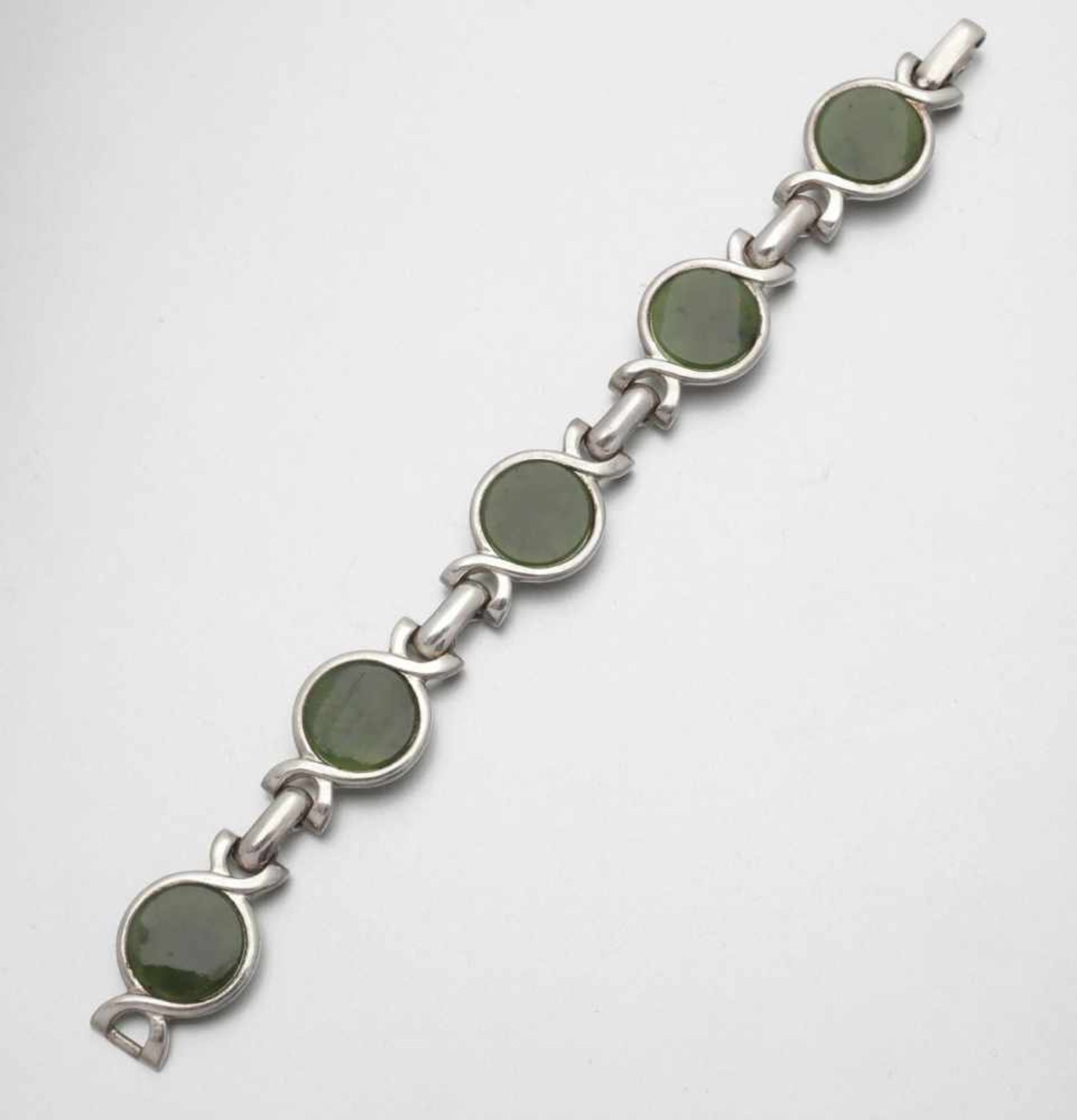 Jade-Schmuckset in Silber: Ring, Anhänger und Armband835er und 925er Silber, gestemp. Div. Jade.