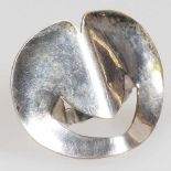 AnsteckringDesign: Margareth Sandström. Linköping, Schweden. 925/- Silber, gestempelt. Gewicht: 25,2