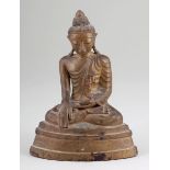 BuddhaBurma, frühes 19. Jahrhundert. - Mong-Dalay - Bronze. H. 25 cm. Sitzender Buddha mit Geste der