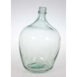 Vorratsflasche mit SchraubgewindeHellgrünes Glas. Auf dem Gewinde bez.: 12,5 L in Glocke. H. 42