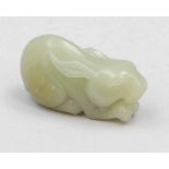 KanninchenChina. Jade. 5 x 2,6 x 2 cm. Vollplastisch geschnitze Arbeit.- - -22.00 % buyer's