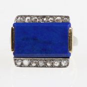 Querliegender Lapislazuli-Ring mit Diamanten750/- Gelbgold und Weißgold, gestemp. Gewicht: 6,2 g.