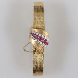 Ebel-Damenarmbanduhr mit verdeckter Schauseite besetzt mit Brillanten und Rubinen