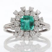 Eleganter Smaragd-Ring mit Brillanten