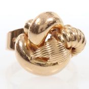 Goldring in Knotenform