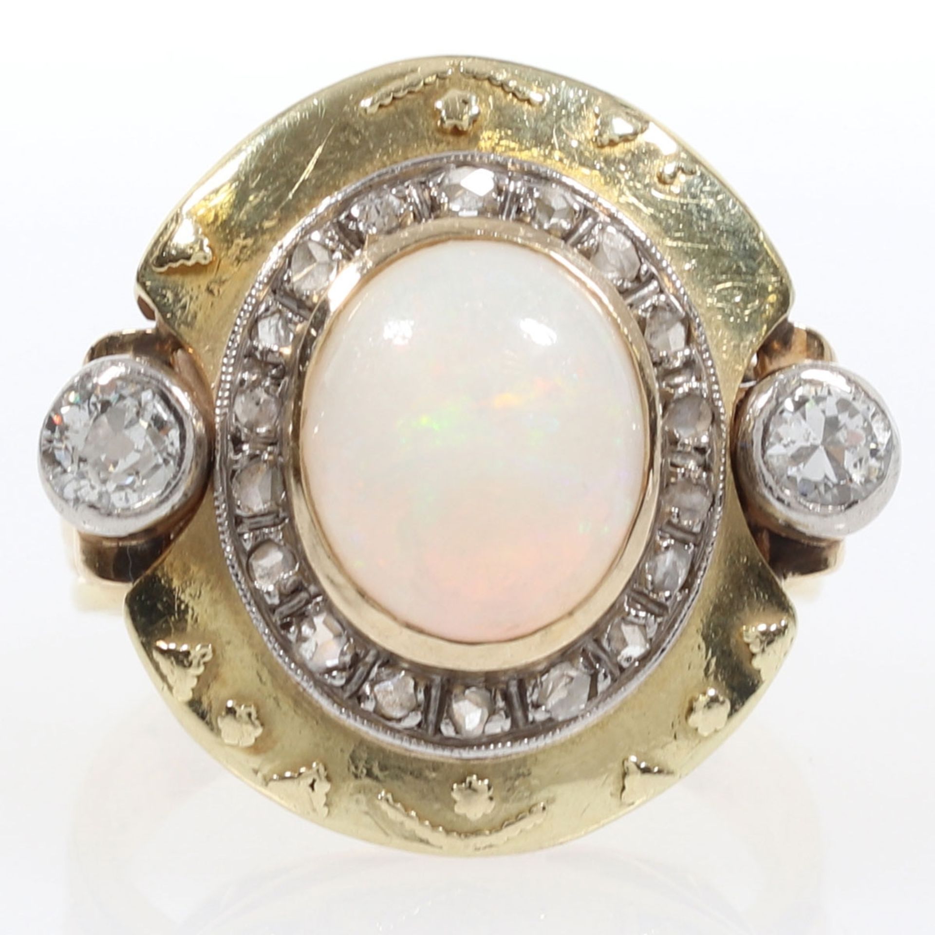 Opal-Ring und zwei Altschliffdiamanten