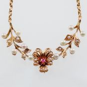 Zierliches Collier mit Perlen und Blüte