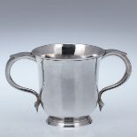 Seltener Henkelbecher sog. Porringer