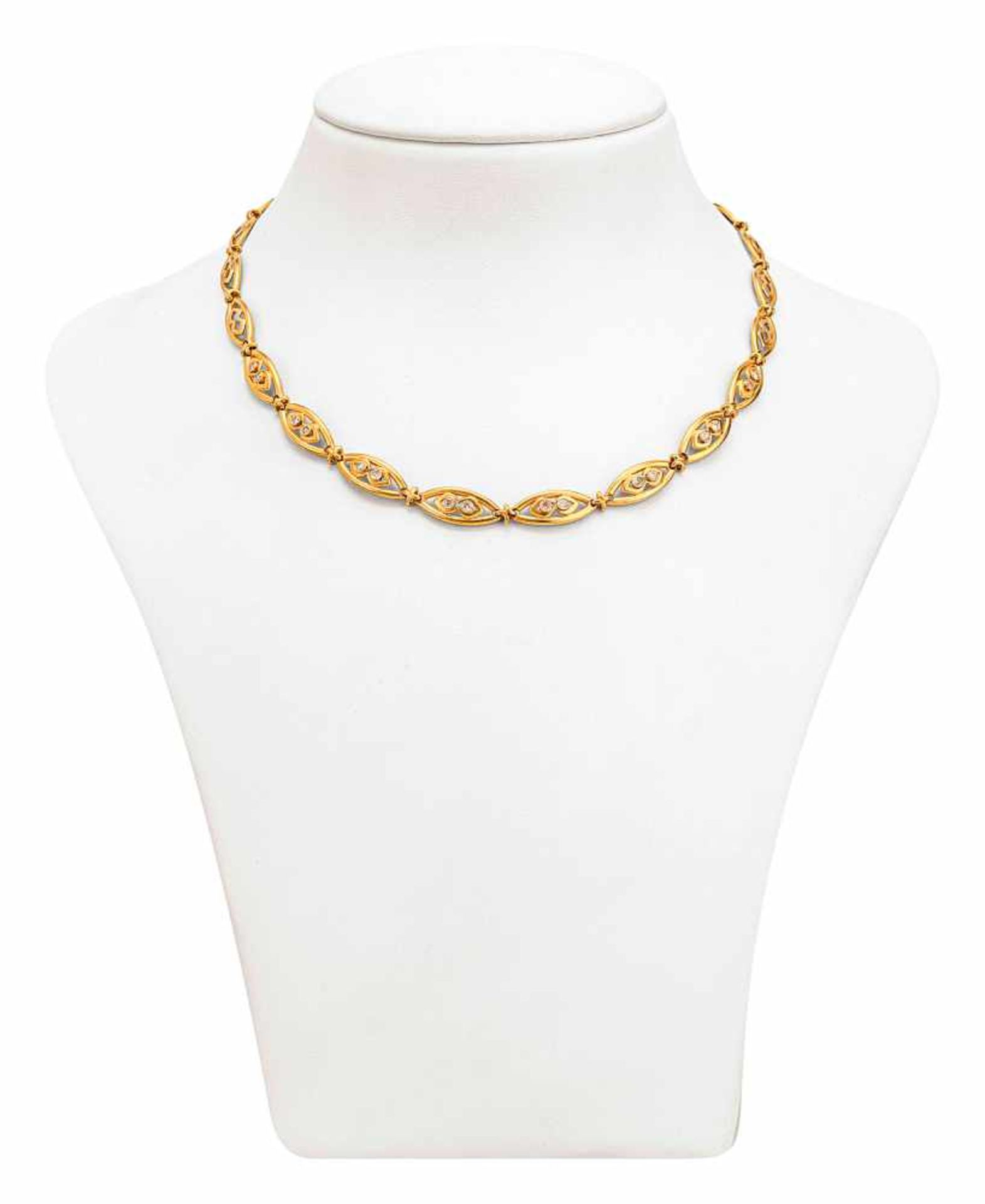 Filigranes Goldcollier mit Diamanten