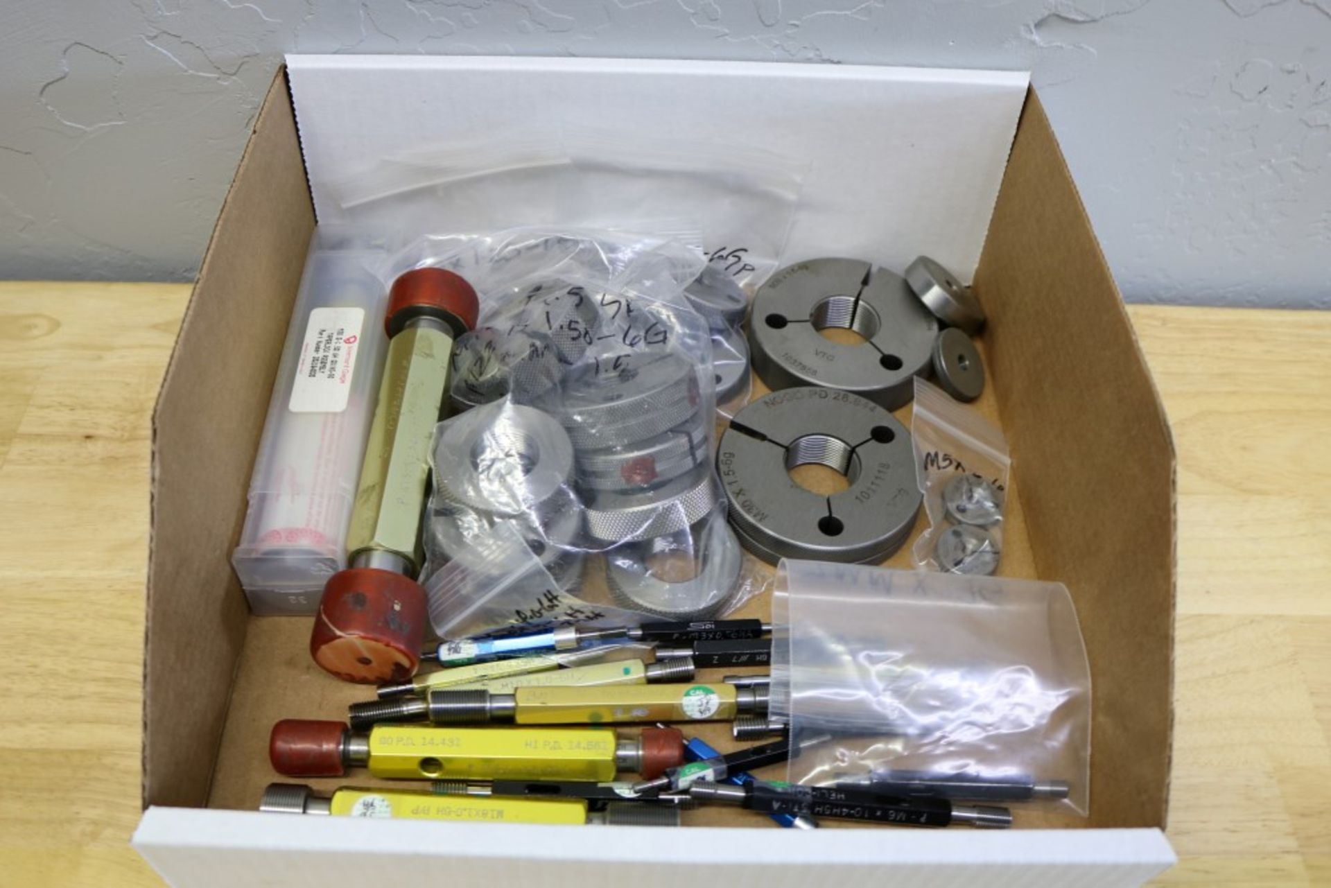 Box of Assorted Ring Gages and Plug Gages Metric