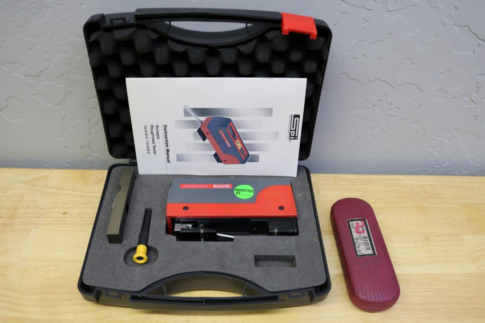 SPI Portable Roughness Tester with Two .0004" Small Bore Probe