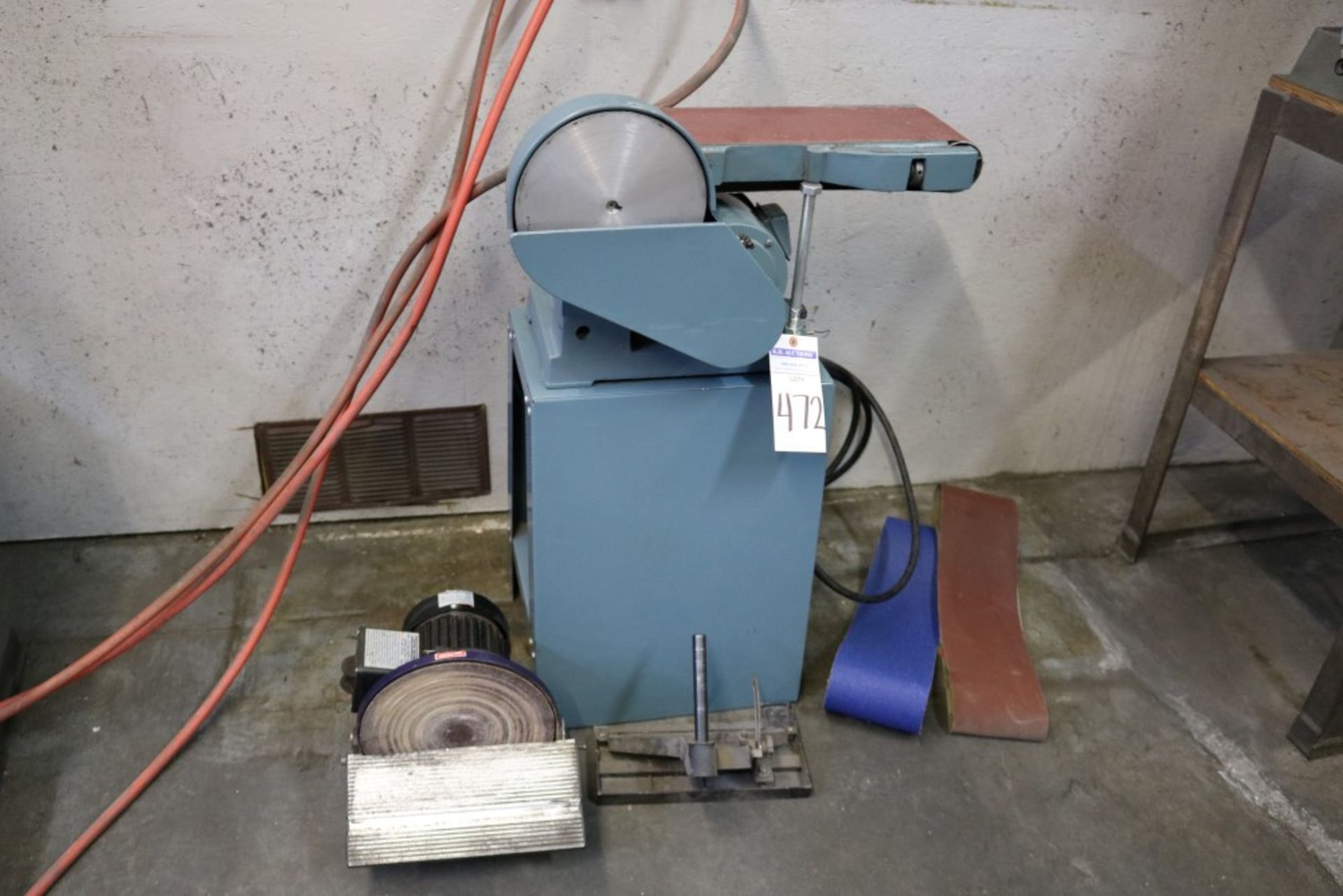 Central Machinery 10" Disc Sander, 3/4 HP, 1750 RPM and Also 6" Belt / 9" Disc Sander Combo - Image 7 of 7