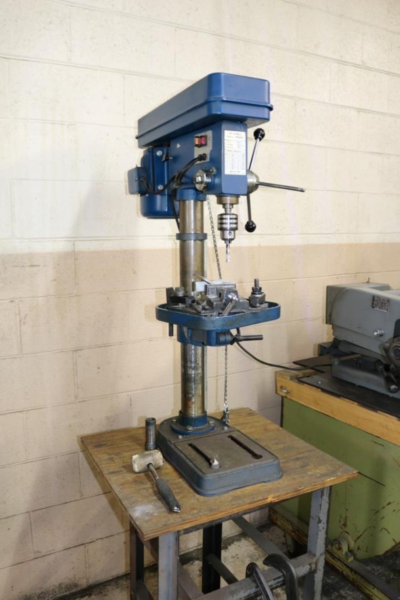 2002 Drill Press on Stand, 16 Speed, 120V, 3840 RPM, SN 02GM10JFD with 16mm Chuck and 3" Vice