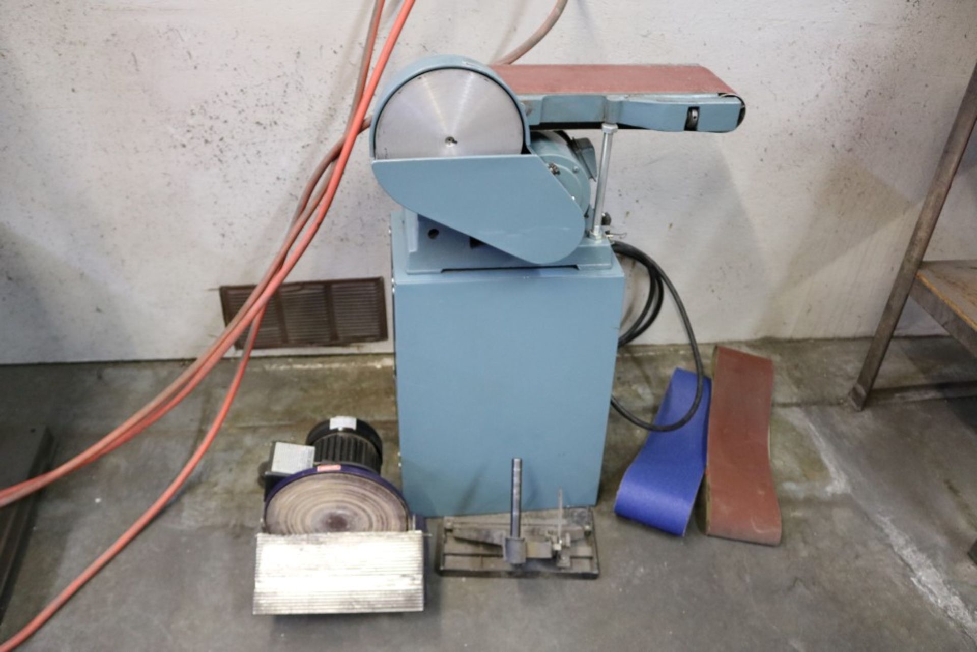 Central Machinery 10" Disc Sander, 3/4 HP, 1750 RPM and Also 6" Belt / 9" Disc Sander Combo