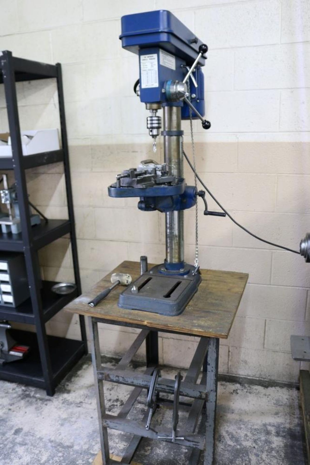 2002 Drill Press on Stand, 16 Speed, 120V, 3840 RPM, SN 02GM10JFD with 16mm Chuck and 3" Vice - Image 6 of 7