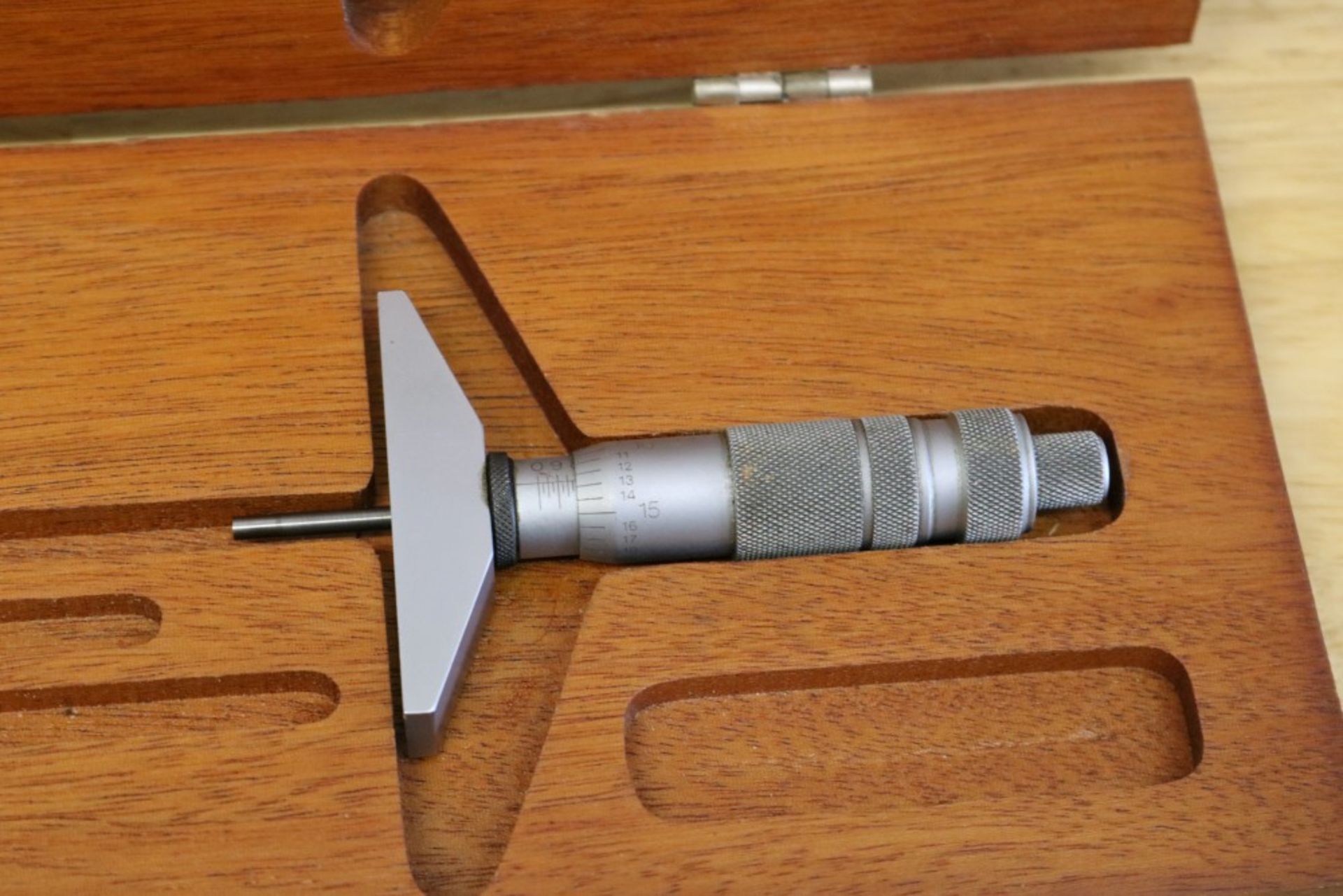 Brown & Sharpe Depth Micrometer 0-3" - Image 4 of 5