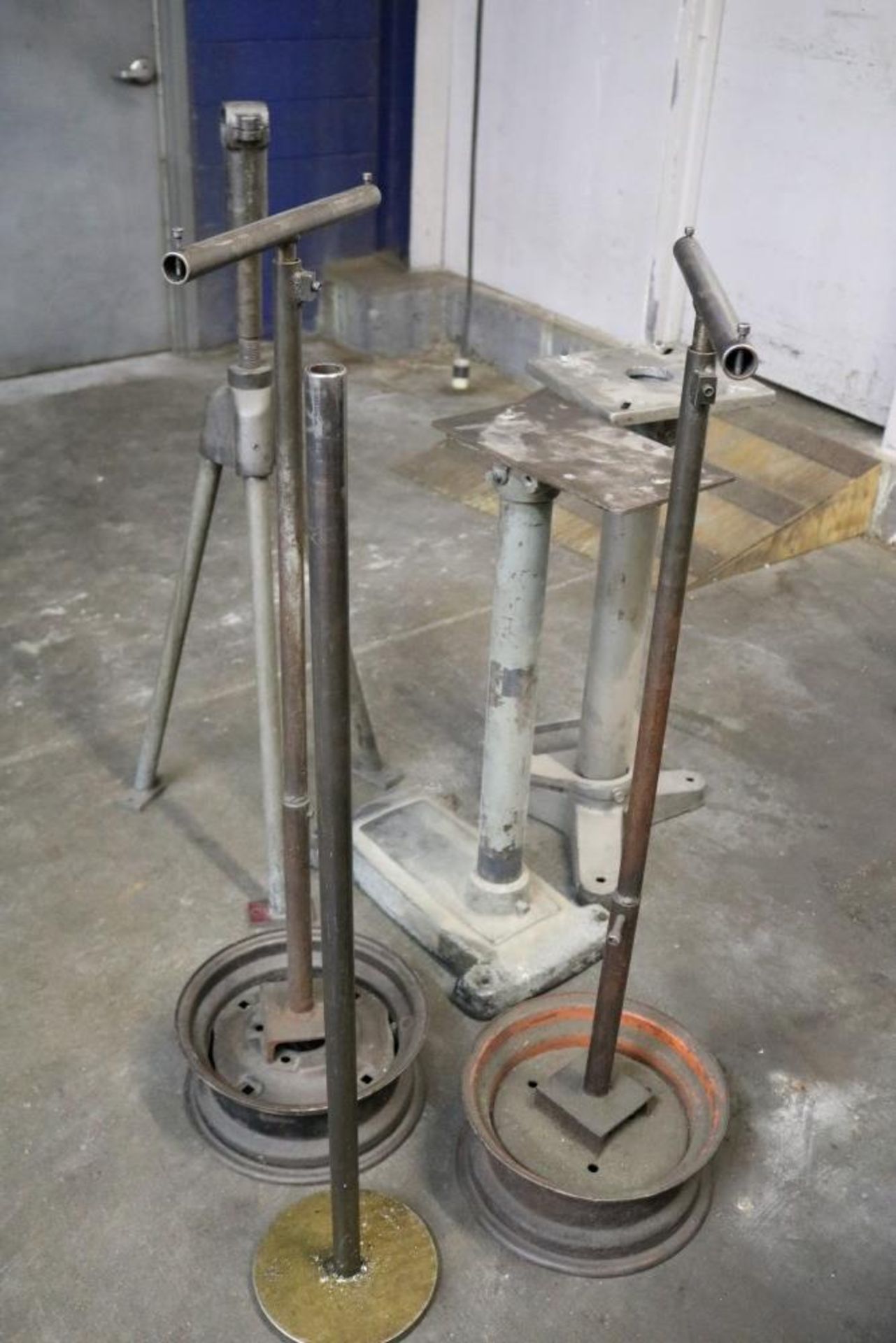 (2) Heavy Duty Shop Stands and (3) Material Stands - Image 2 of 5