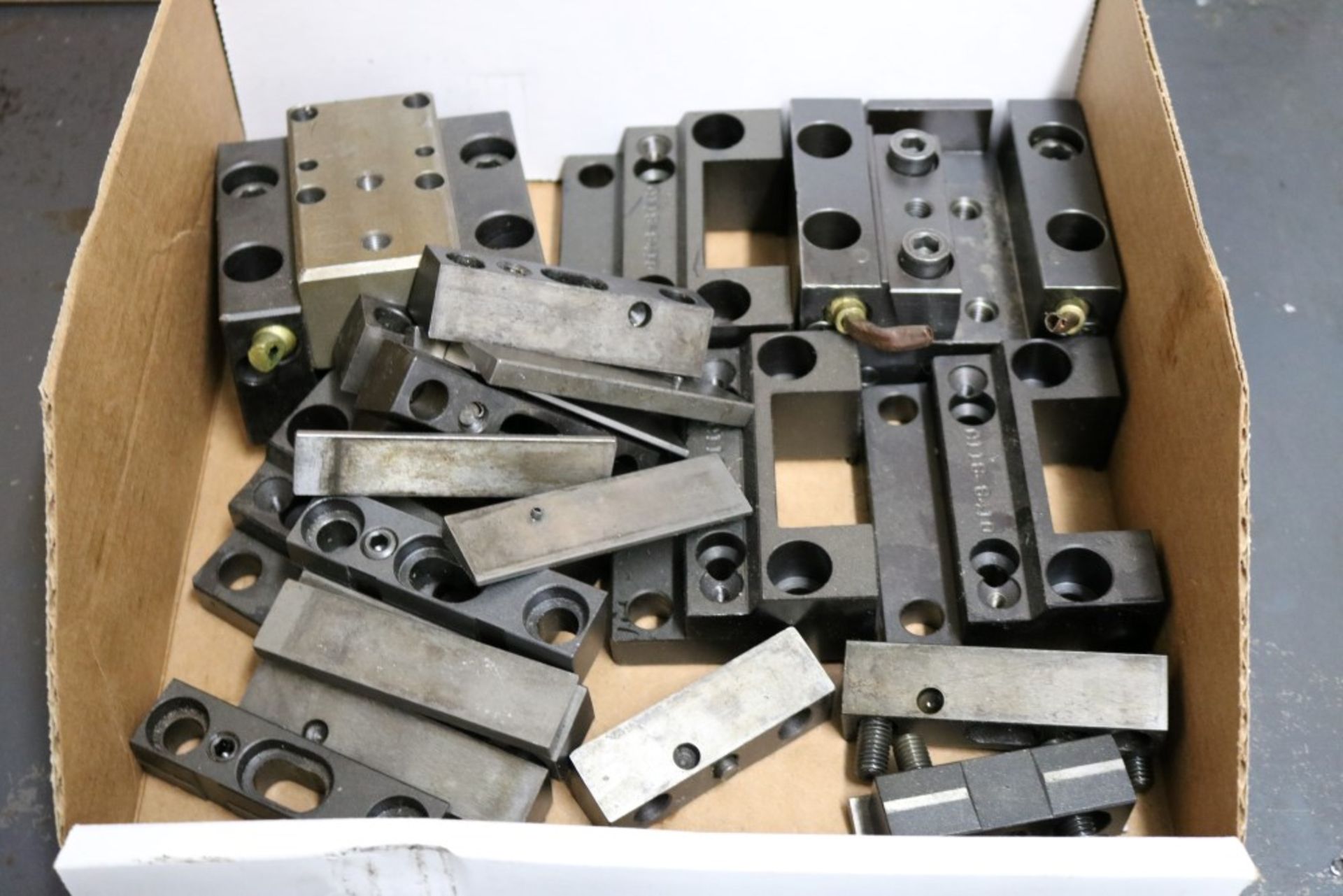 Box of Various Tool Holders for LB-1060's - Image 2 of 3