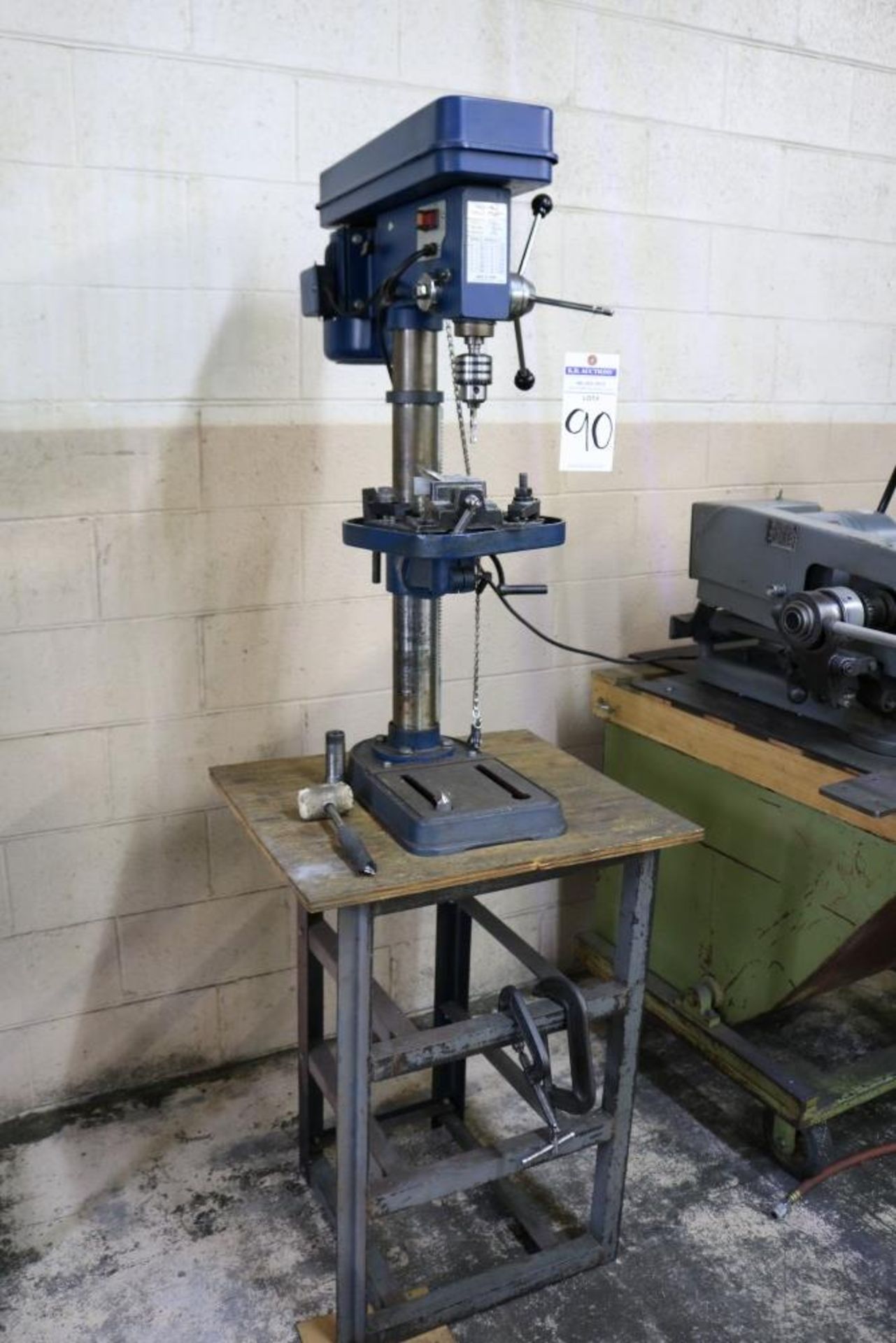 2002 Drill Press on Stand, 16 Speed, 120V, 3840 RPM, SN 02GM10JFD with 16mm Chuck and 3" Vice - Image 7 of 7