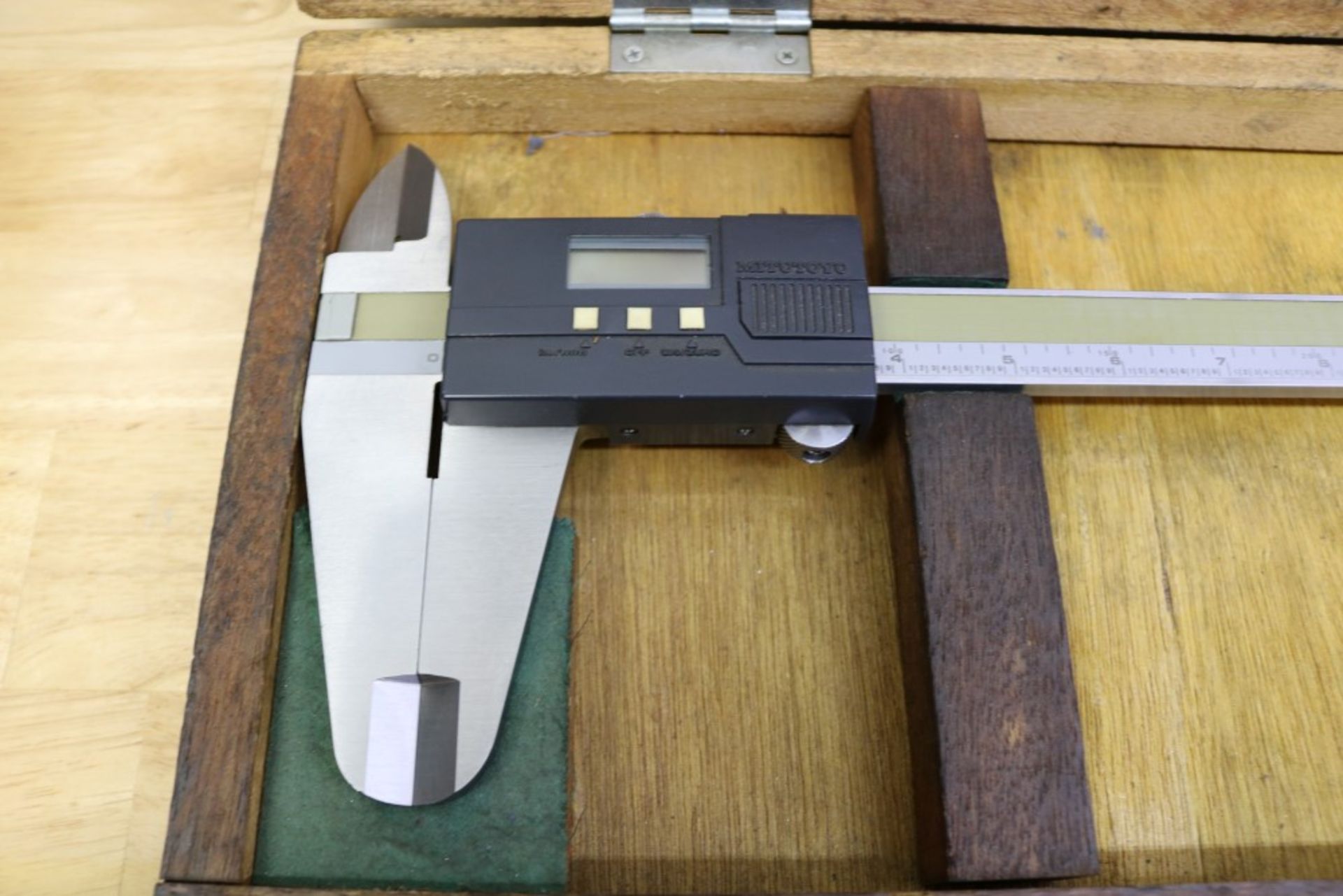 Mitutoyo Digimatic Digital Caliper .001-18" - Image 5 of 6