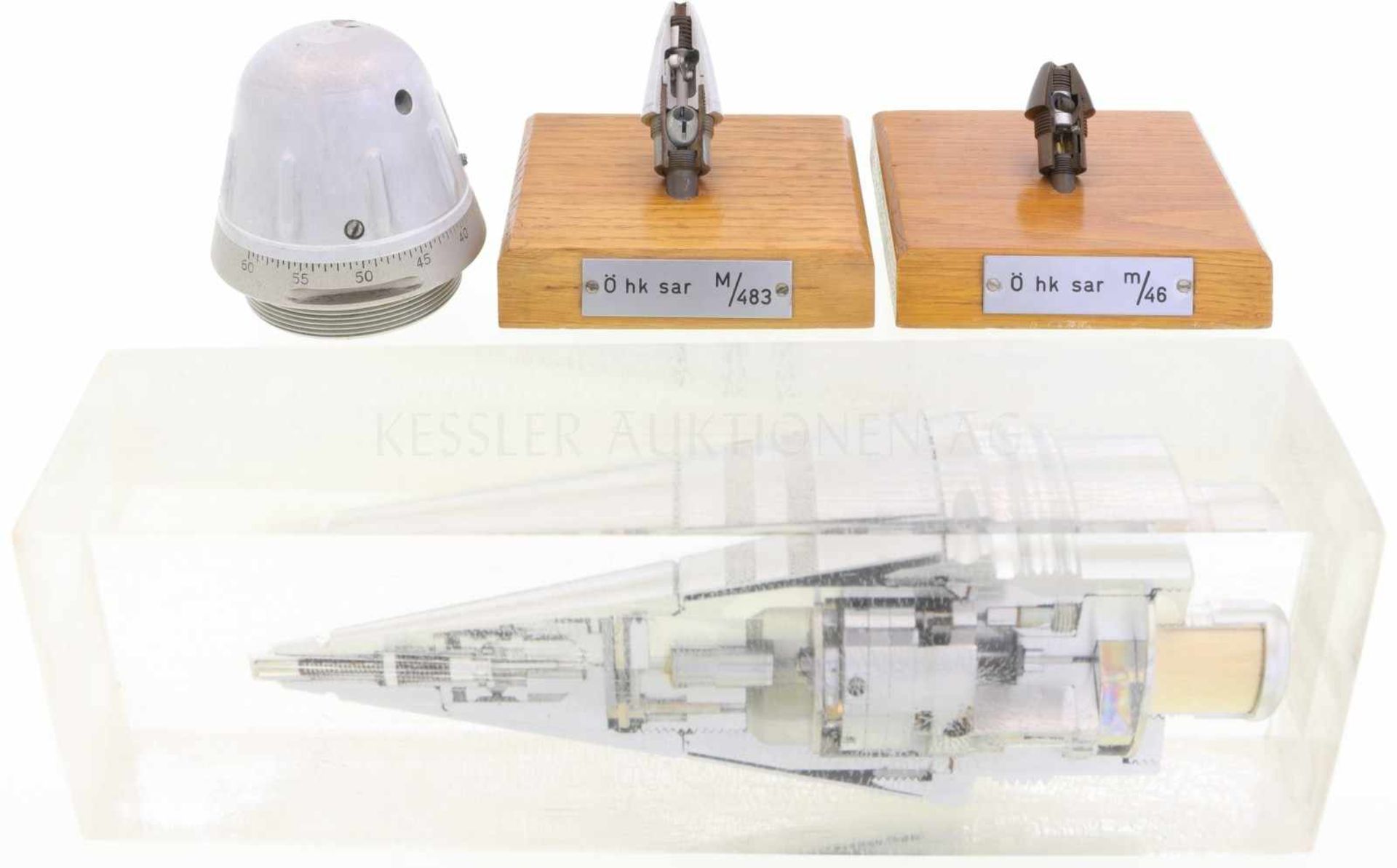 Konvolut von 3 Zünderschnittmodellen und 1 Zündergehäuse<br