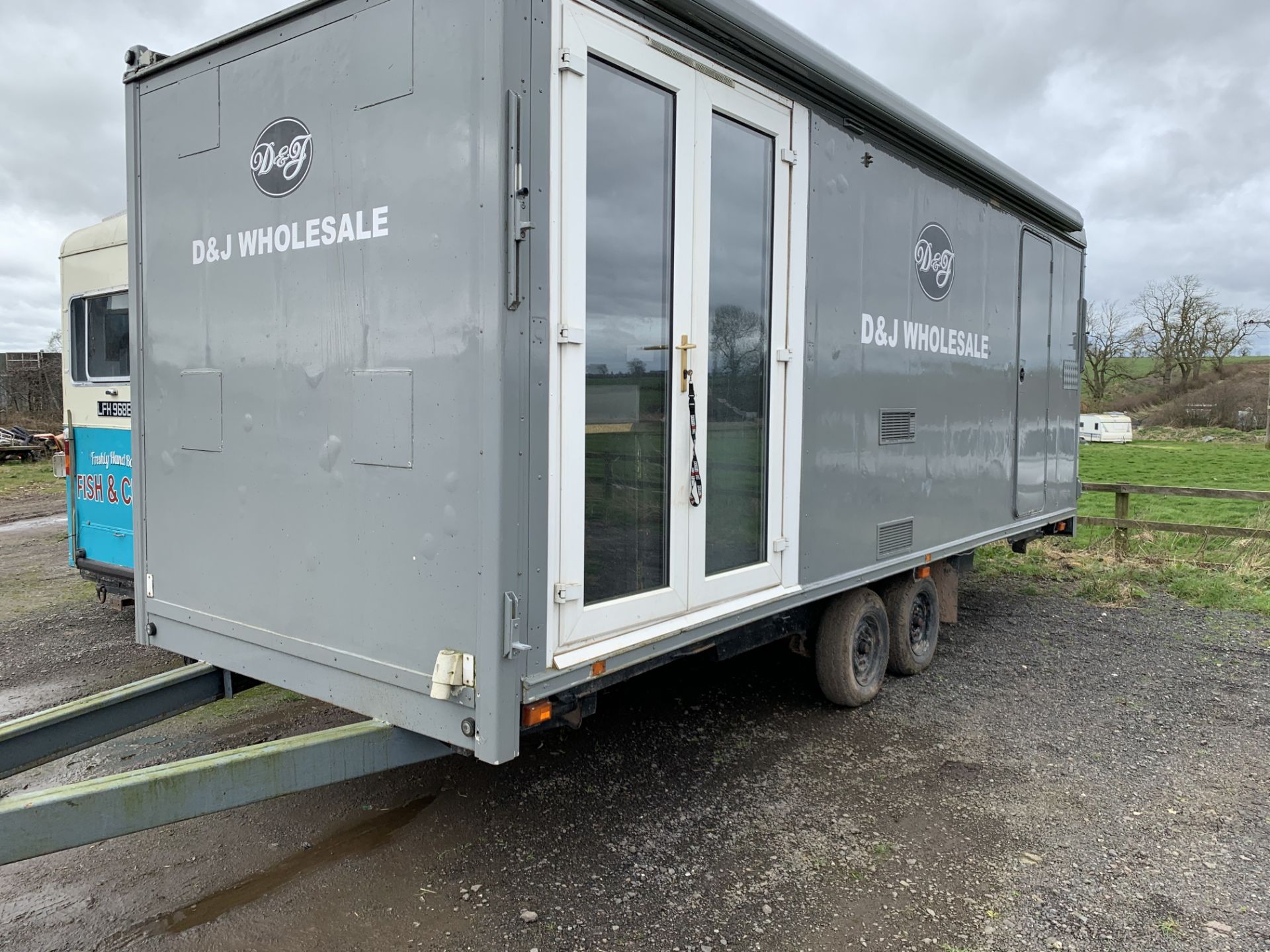 20ft Trailer Box with living quarters