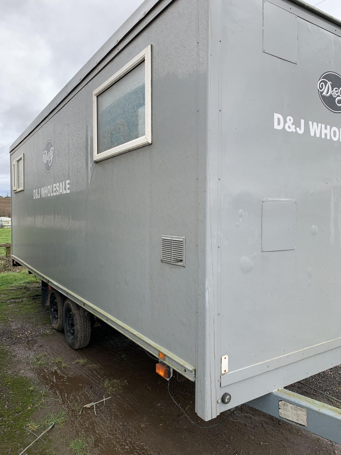 20ft Trailer Box with living quarters - Image 12 of 13