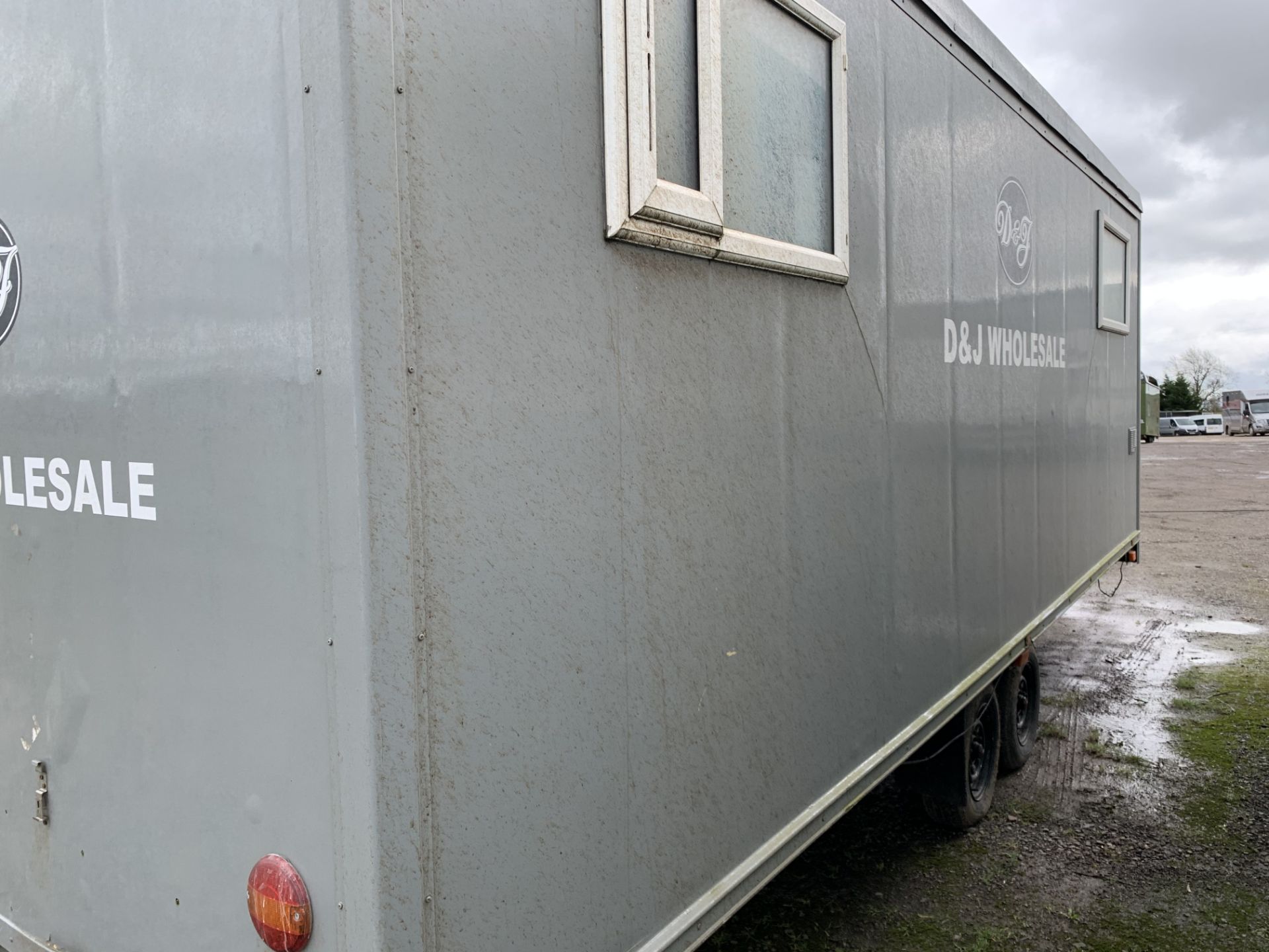 20ft Trailer Box with living quarters - Image 10 of 13