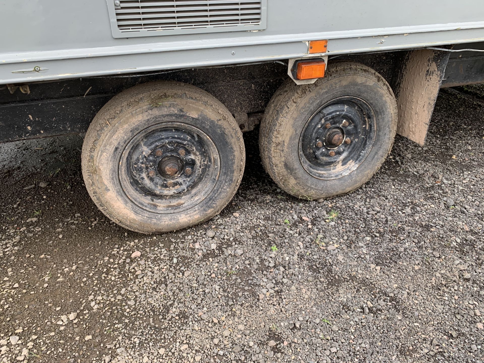 20ft Trailer Box with living quarters - Image 6 of 13