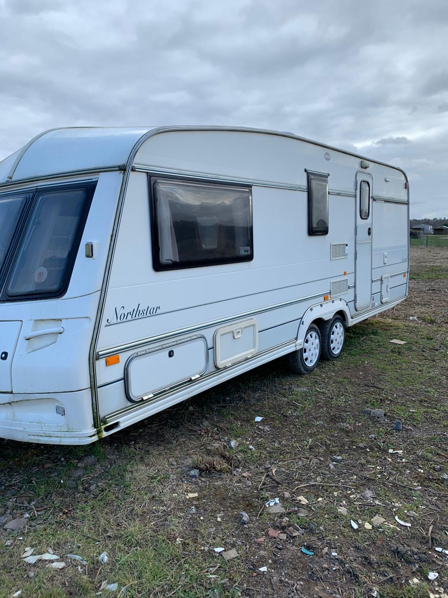 Northstar Award Twin Axle Four Berth Touring Caravan c/w End Bathroom - Bild 6 aus 14