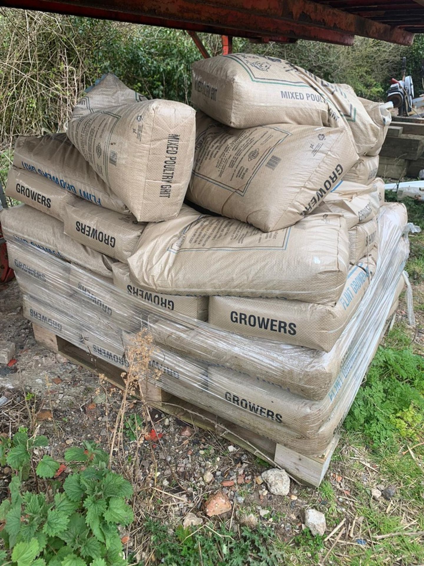 42 Bags of flint grit