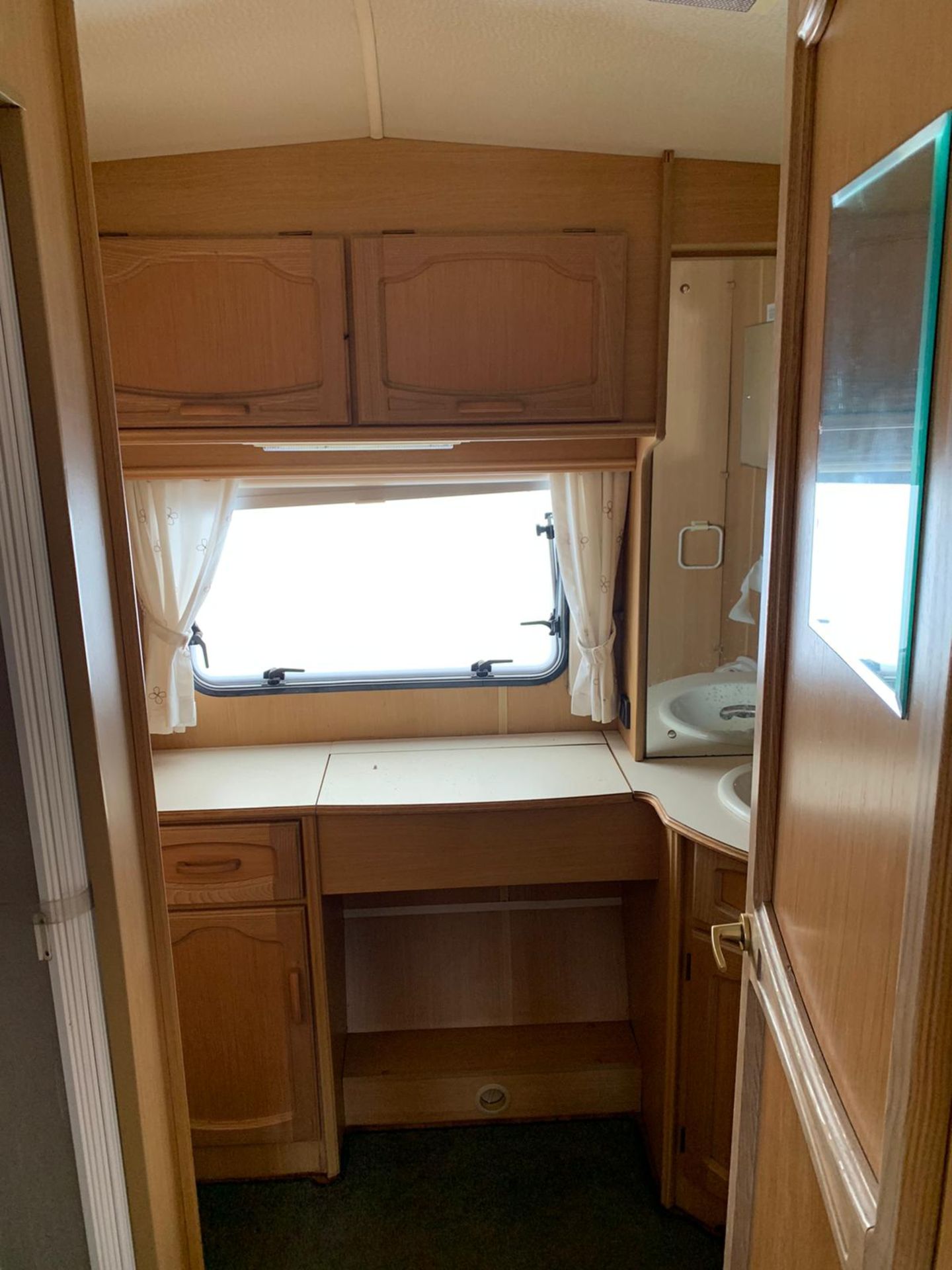 Northstar Award Twin Axle Four Berth Touring Caravan c/w End Bathroom - Bild 12 aus 14