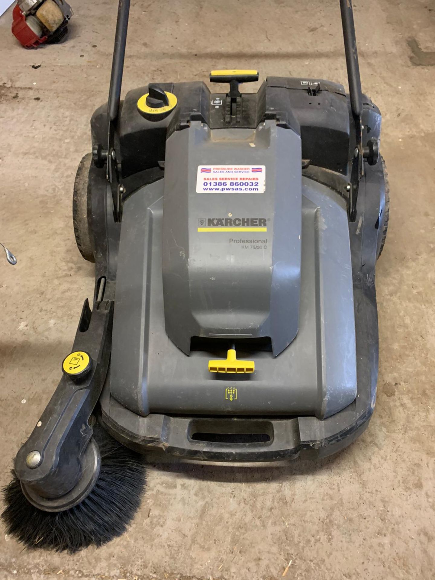 Karcher Professional KM70/30C Sweeper - Image 3 of 4