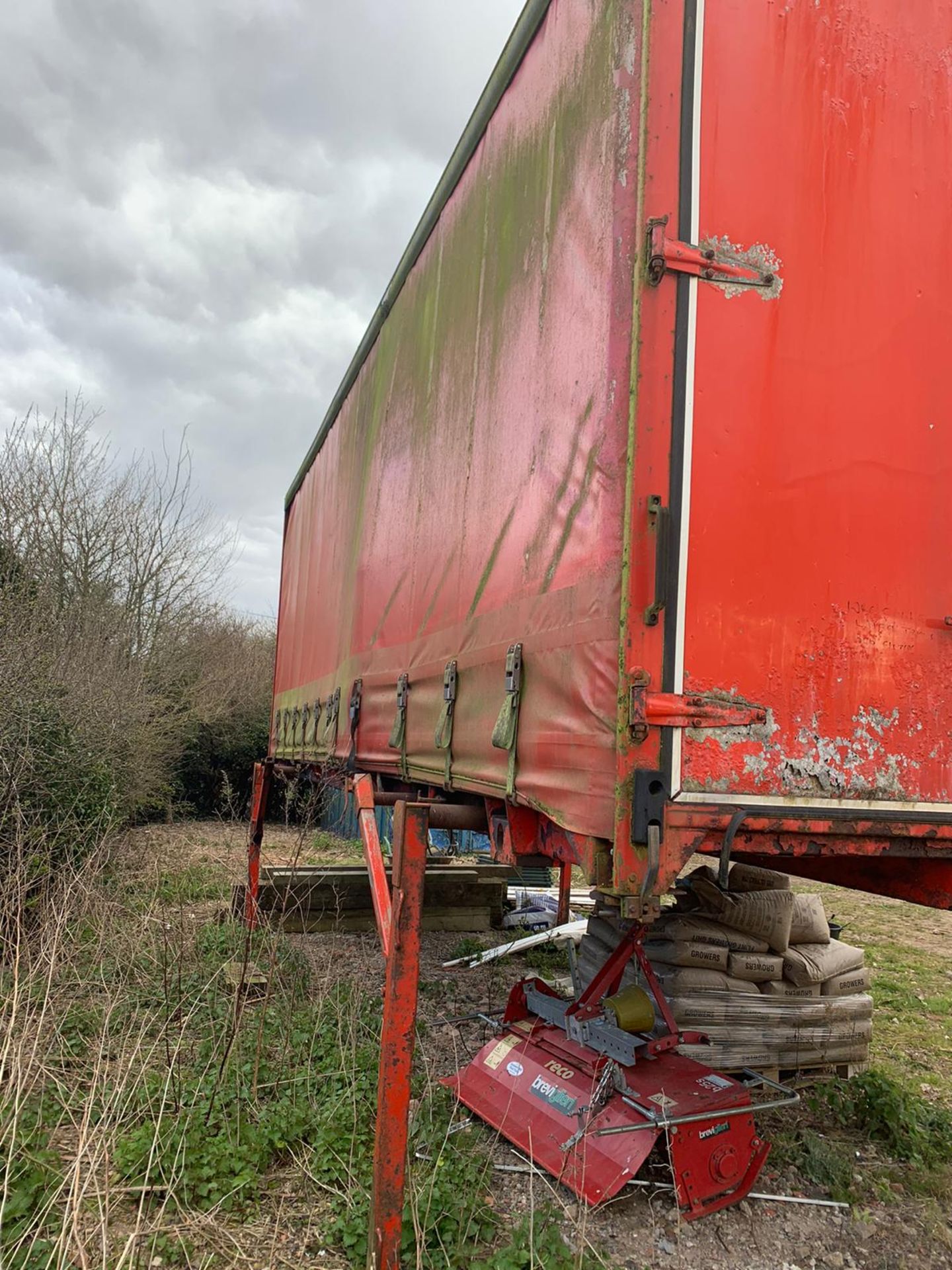 Curtain Sided Lorry Body c/w Barn Doors and Legs (7.6m x 2.4m) - Image 3 of 3