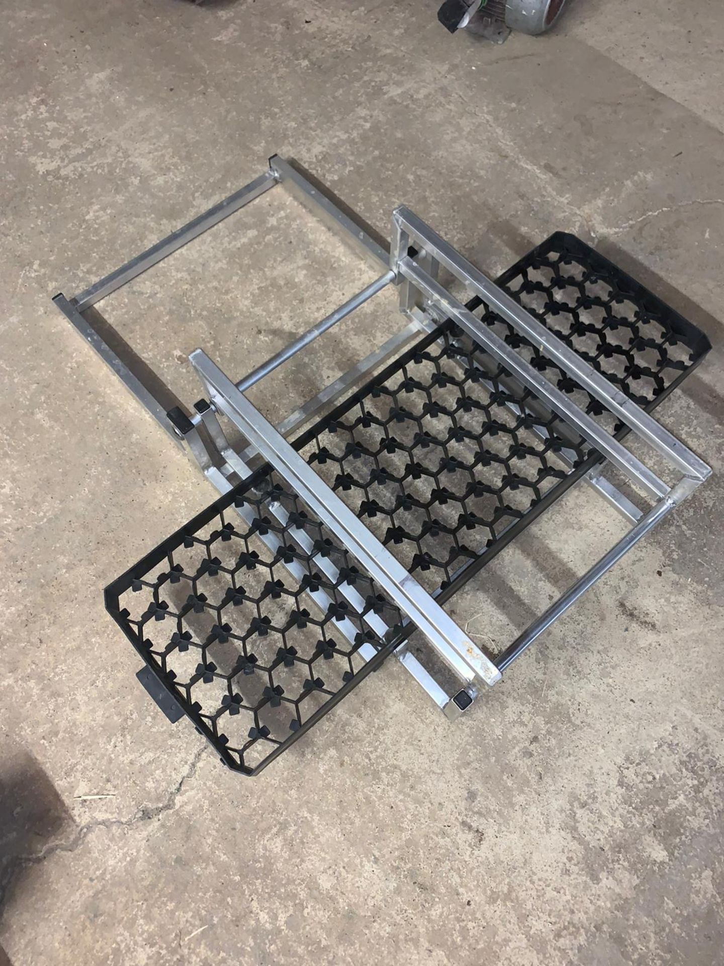 Alluminium Steel Manual Hatching Tray Turners