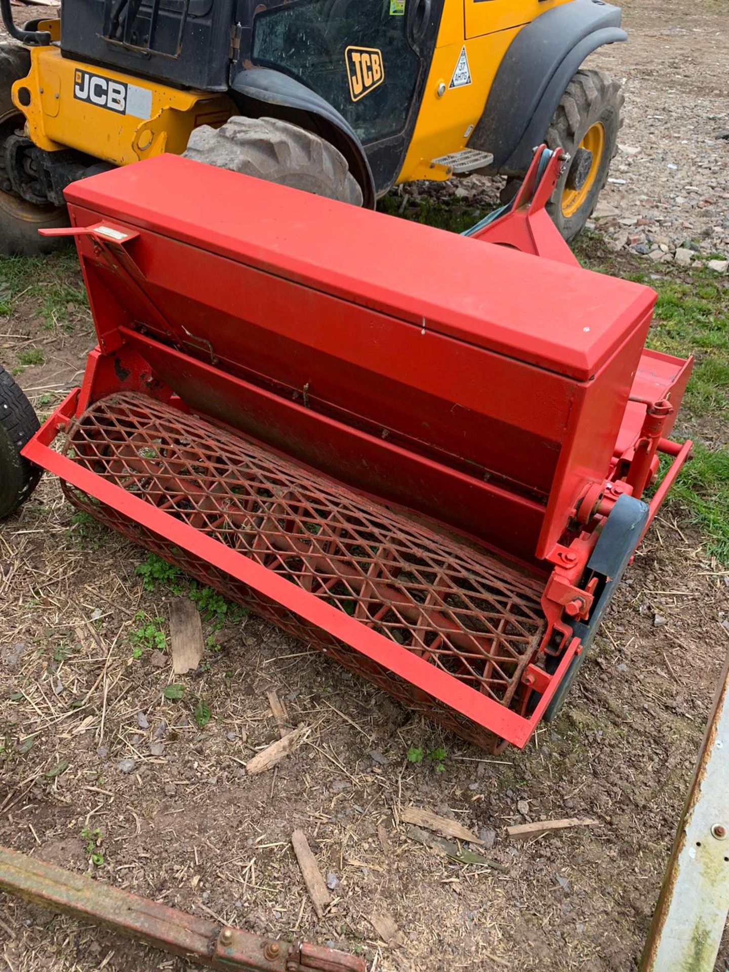 Heavy Duty AGRIC KCAL/HER - 45 1.25m Stoneburrier c/w Grass Seed Box and Cage Roll - Image 3 of 4