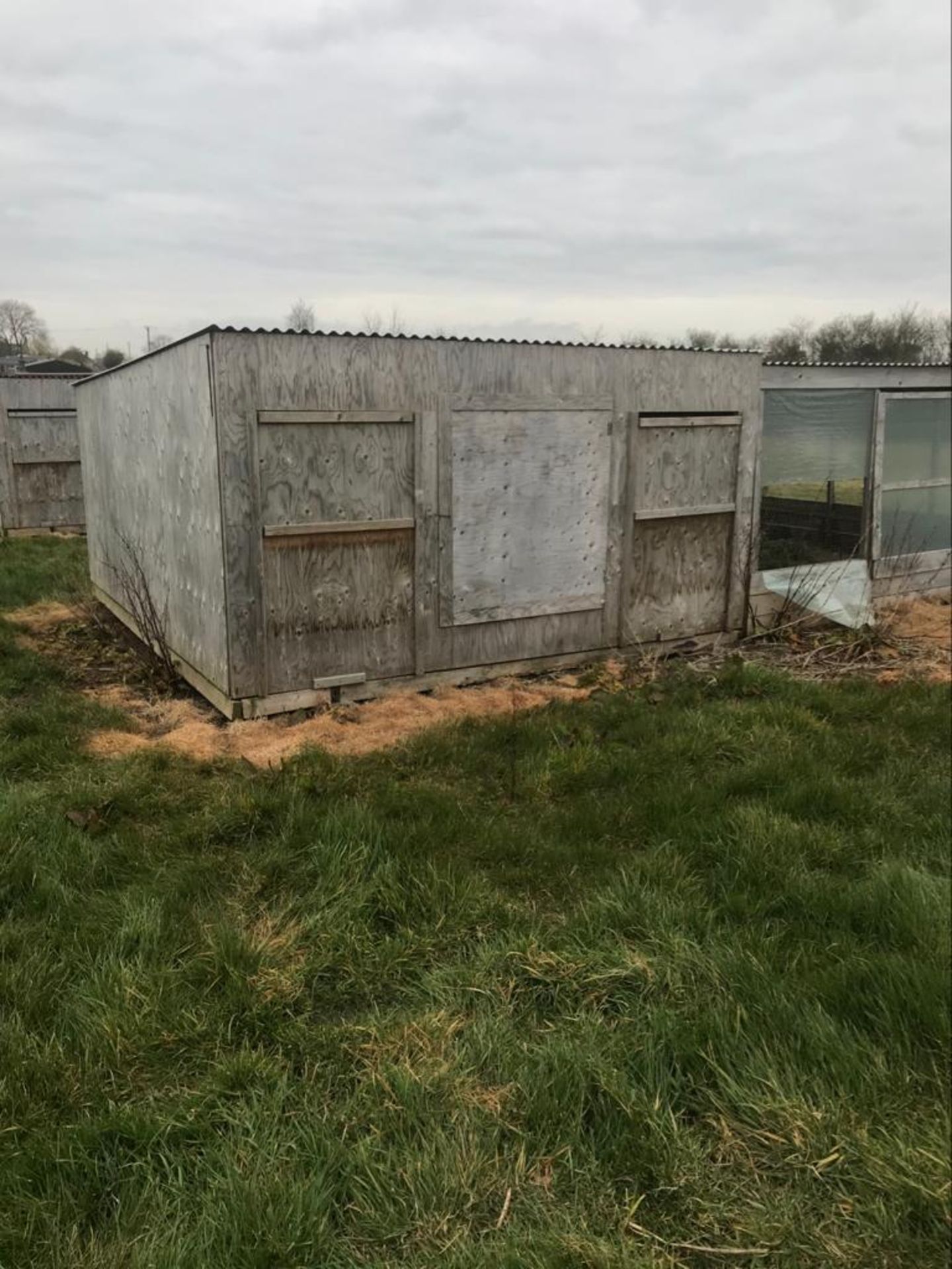 1 x Clifford carpentry 12 x 12 complete with floor brooder hut BUYER TO DISMANTLE