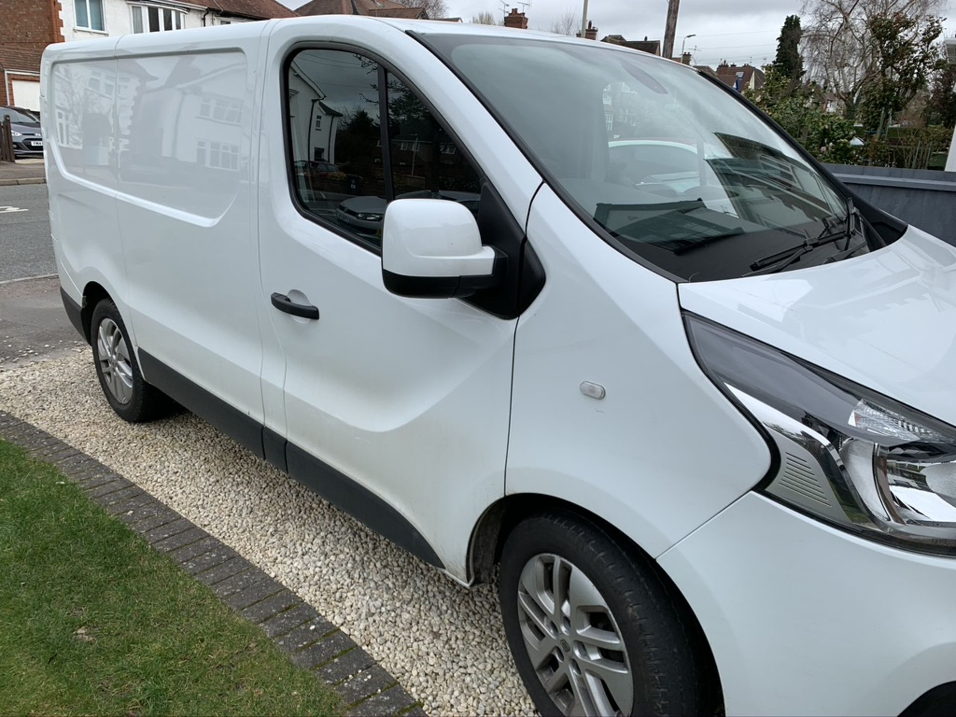 Renault Trafic SL27 Sport Nav DCI Panel Van 1598cc MT66 NWD 31/10/2016 19k miles - Image 8 of 12