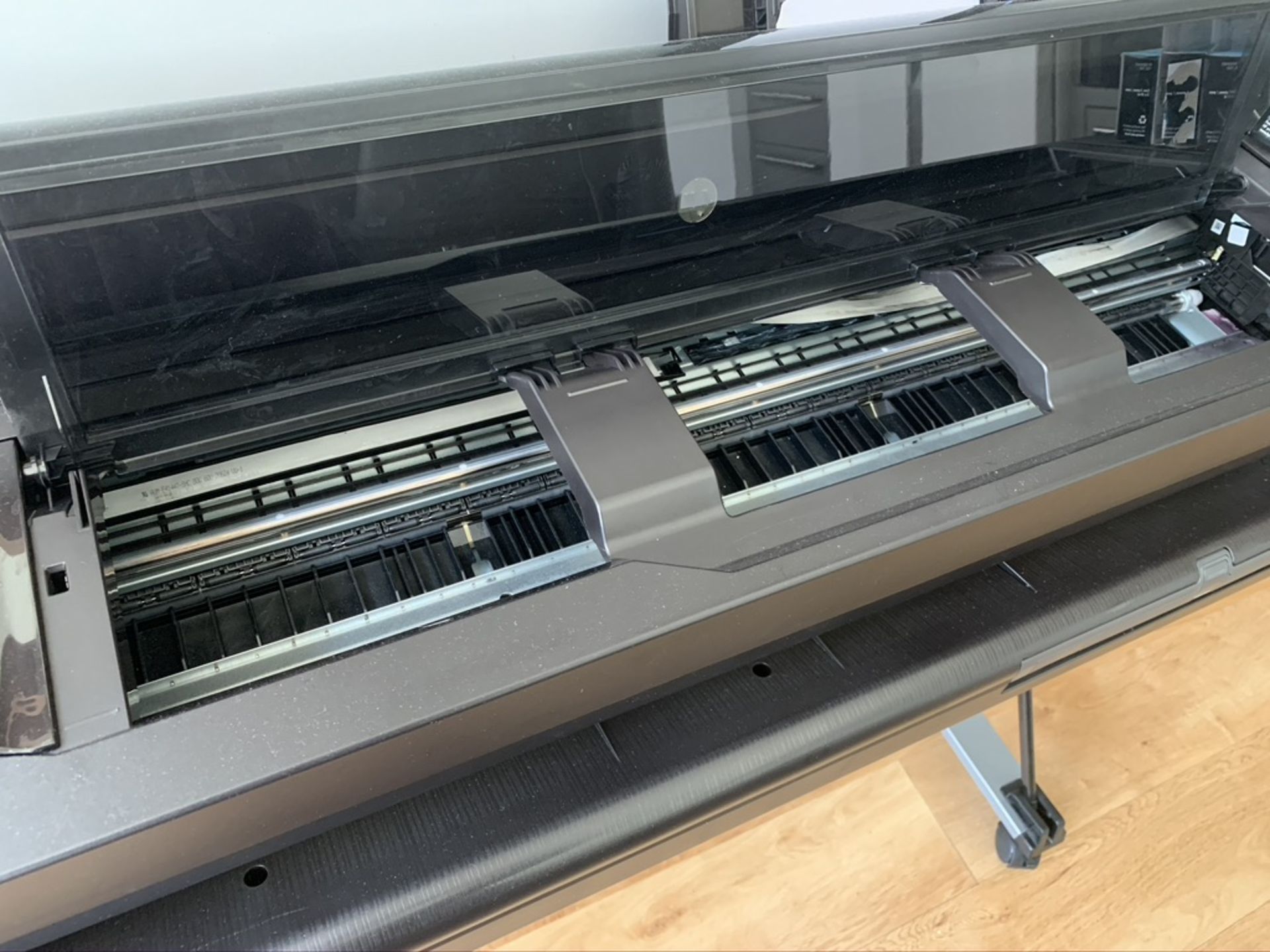 HP Designjet T520 36" Large Format Colour Inkjet Printer with spare cartridges - Image 3 of 5