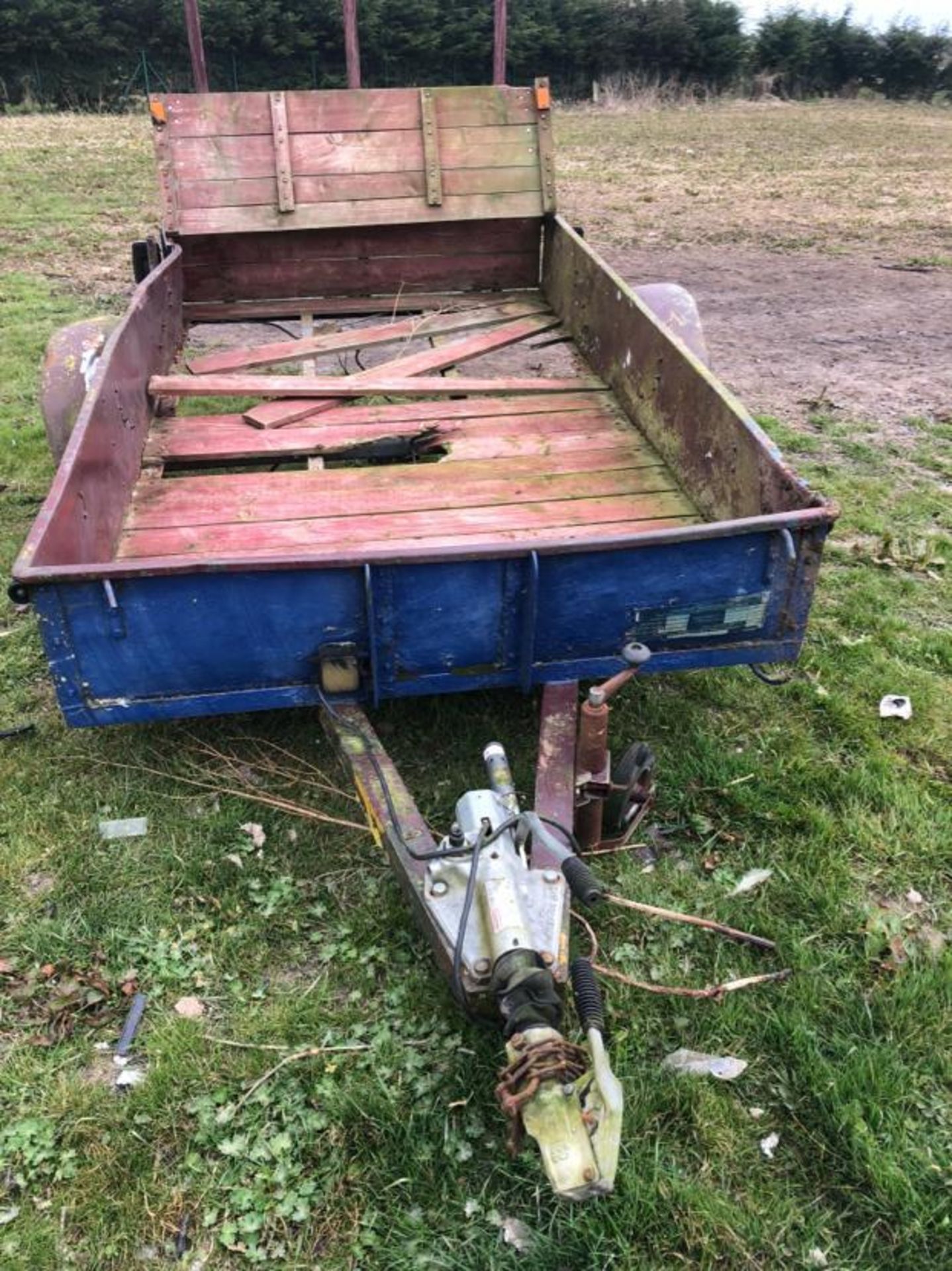 5ft x 9ft trailer in need of restoration