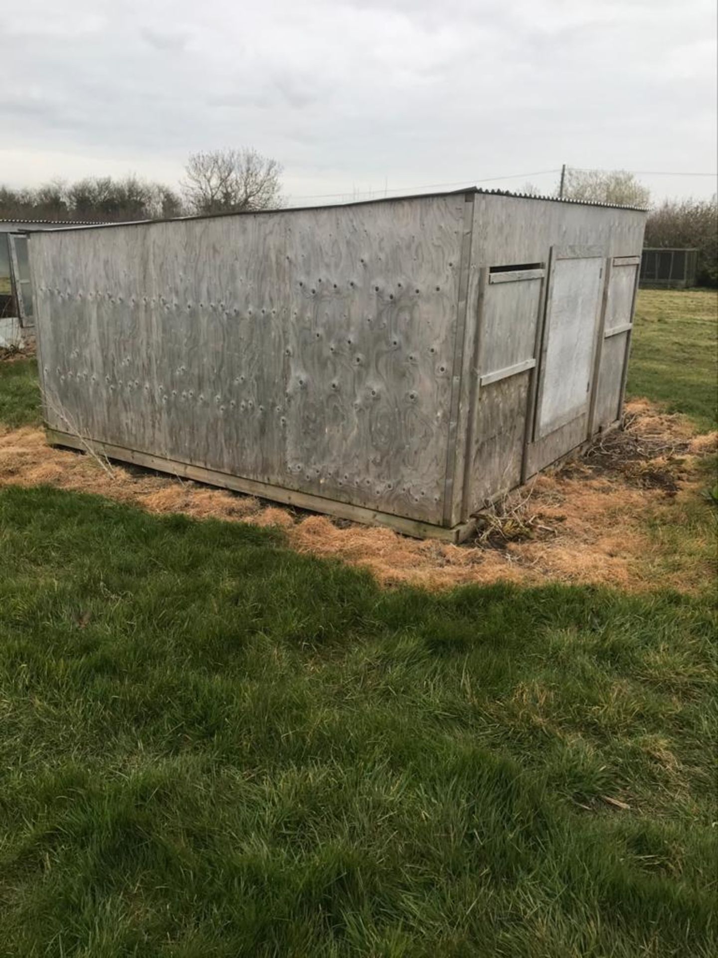 1 x Clifford carpentry 12 x 12 complete with floor brooder hut BUYER TO DISMANTLE - Image 2 of 3