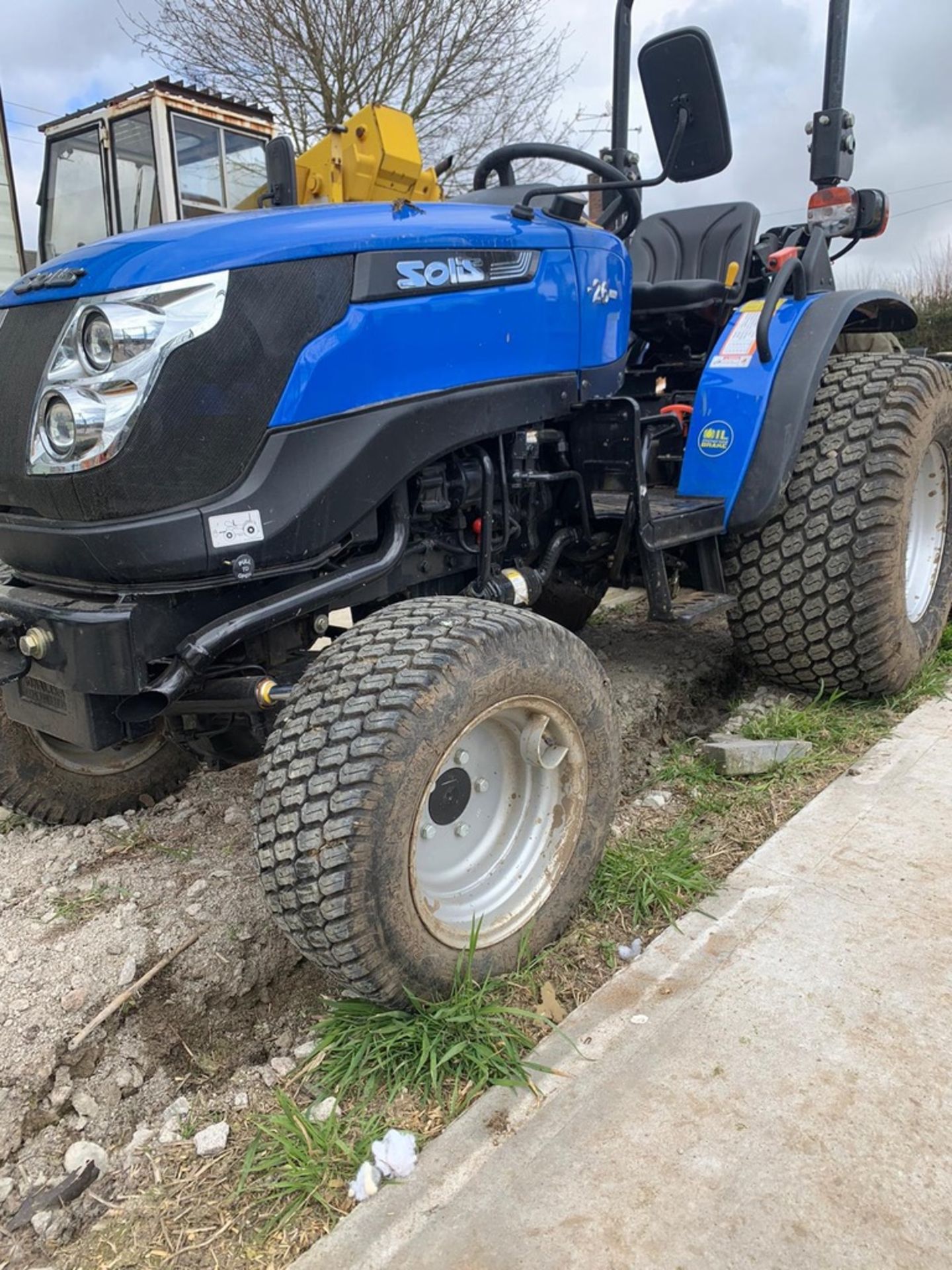 2018 Solis 26 Compact Tractor (53 Hours) on Grassland Tyres and Folding Roll Bar - Bild 2 aus 7