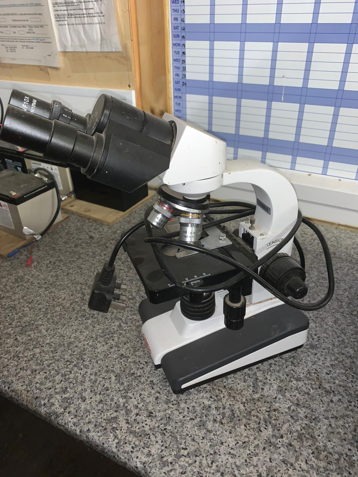 GX GXMF6D Microscope (x10 to x100) c/w Slides - Image 2 of 4