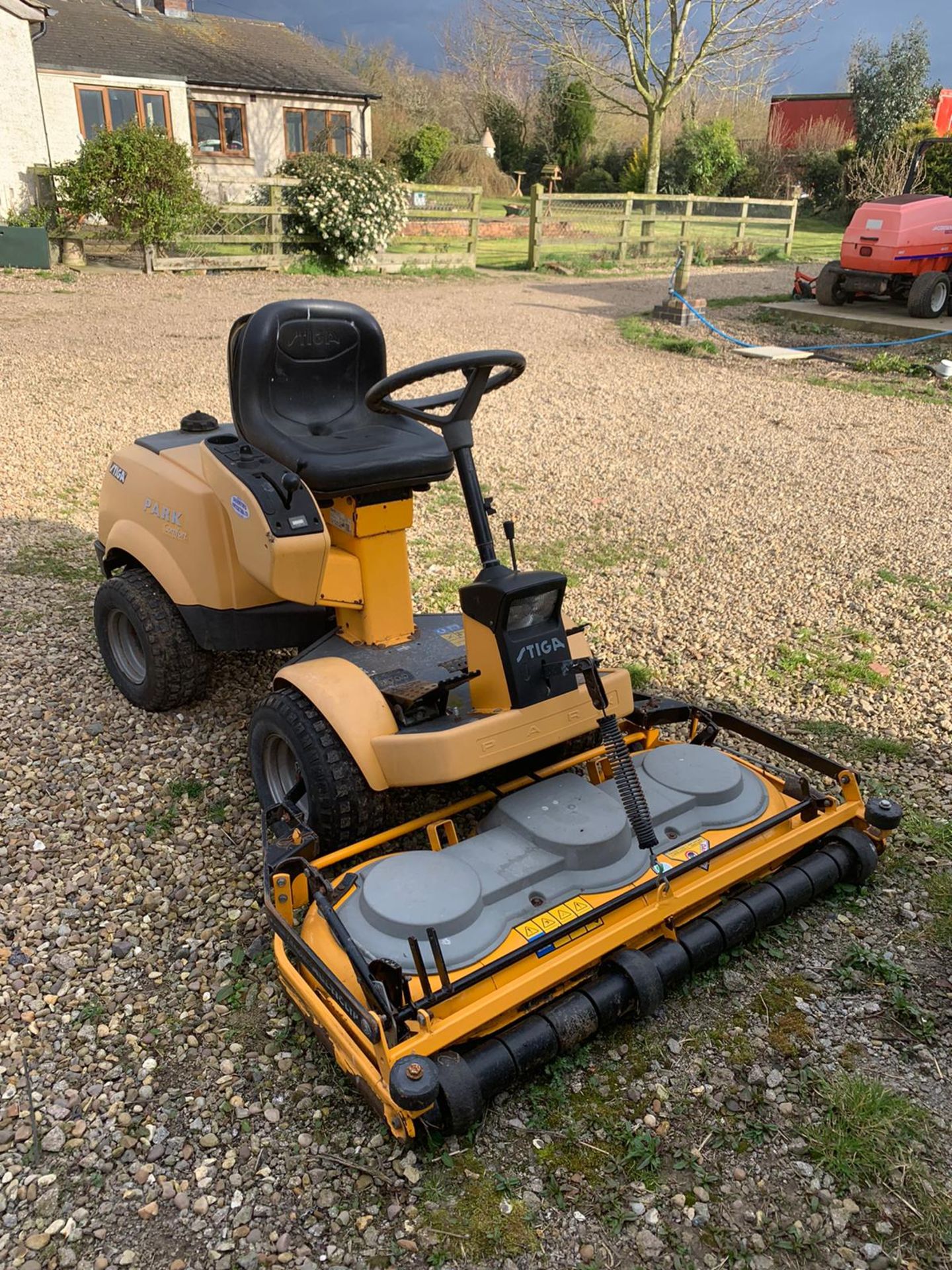 Stiga Park Comfort Ride on Lawn Mower (1,123 Hours) c/w 1.2m Front Deck