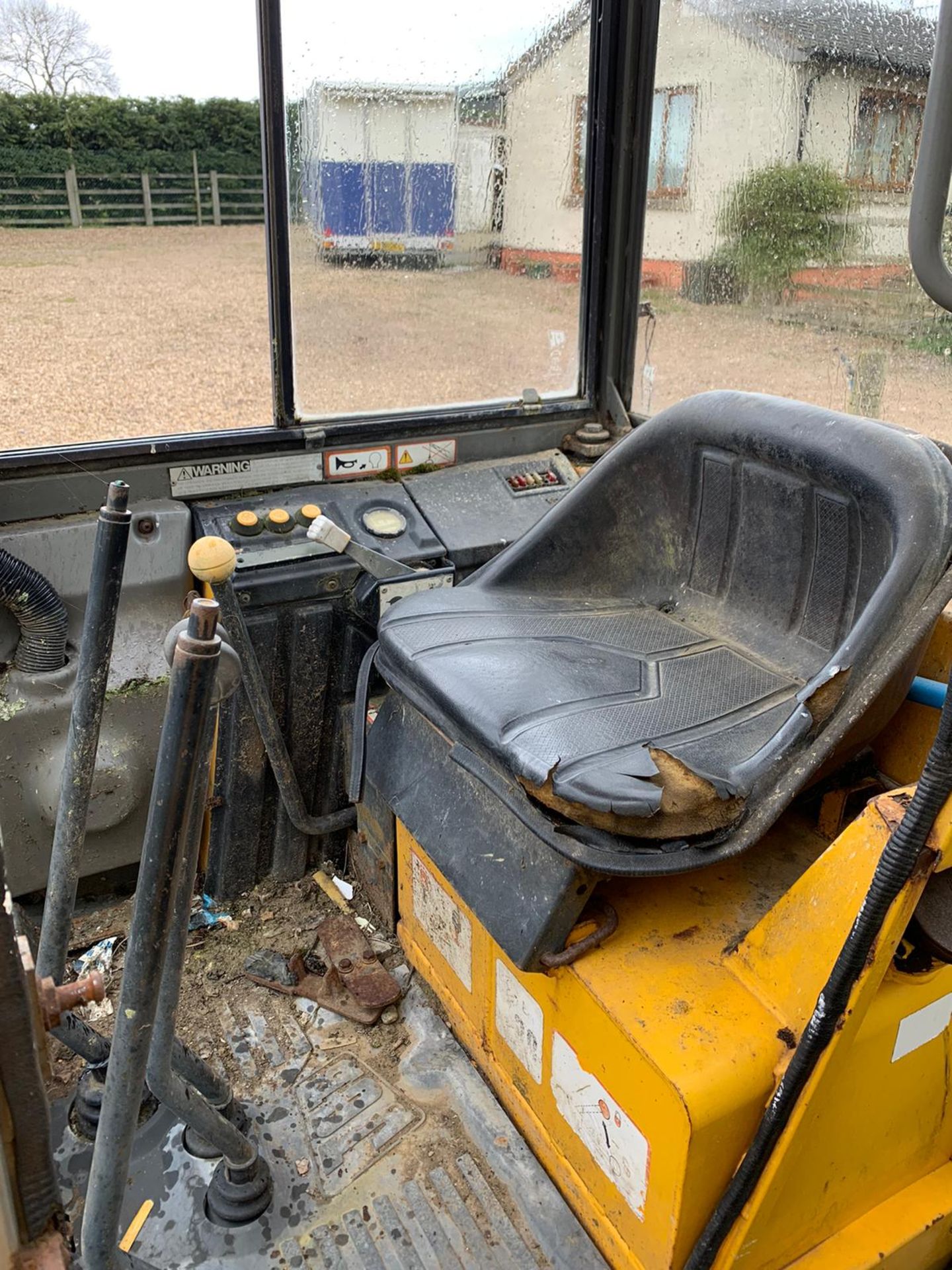 JCB 801 1 Tonne MiniMaster Digger on Rubber Tracks c/w Front Blade and Three Buckets - Bild 4 aus 8