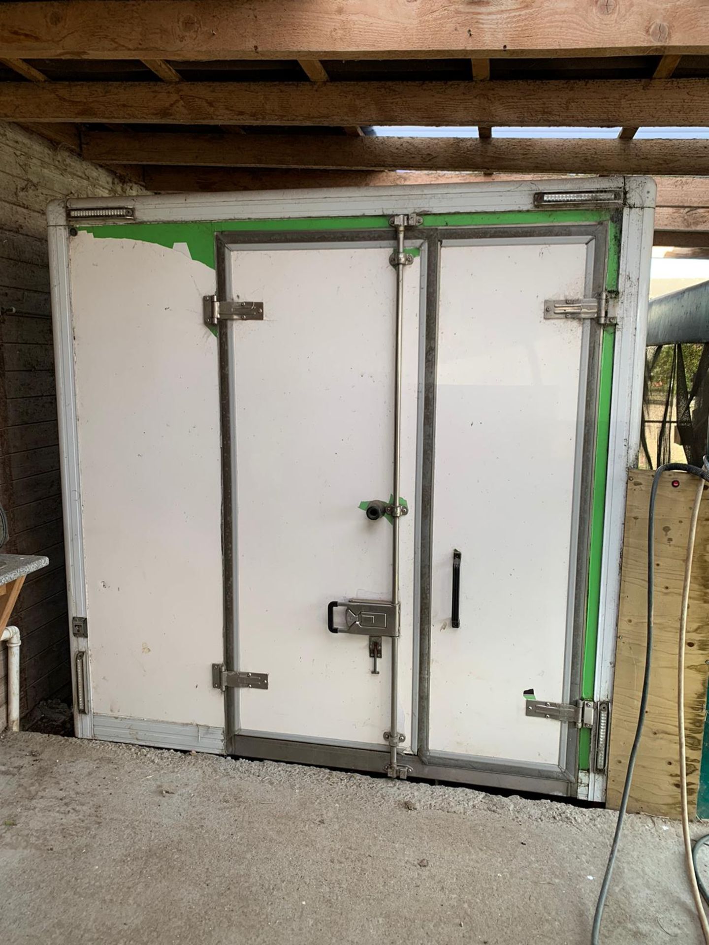 Hubbard Walk-In Cold Store (3.6m x 2m) fitted with lights (Has been stored under cover)